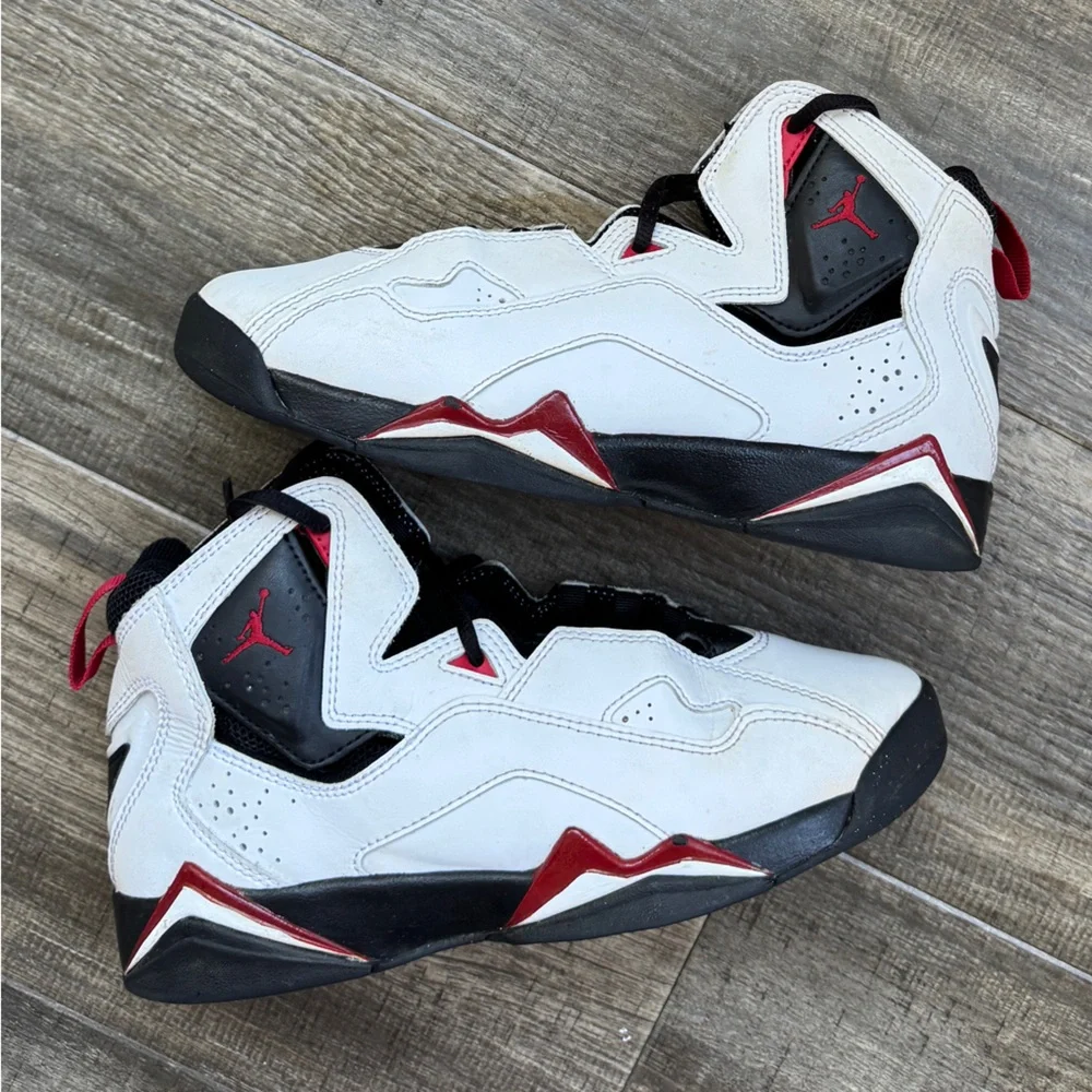 Jordan true flight white varsity red black 5 6.5